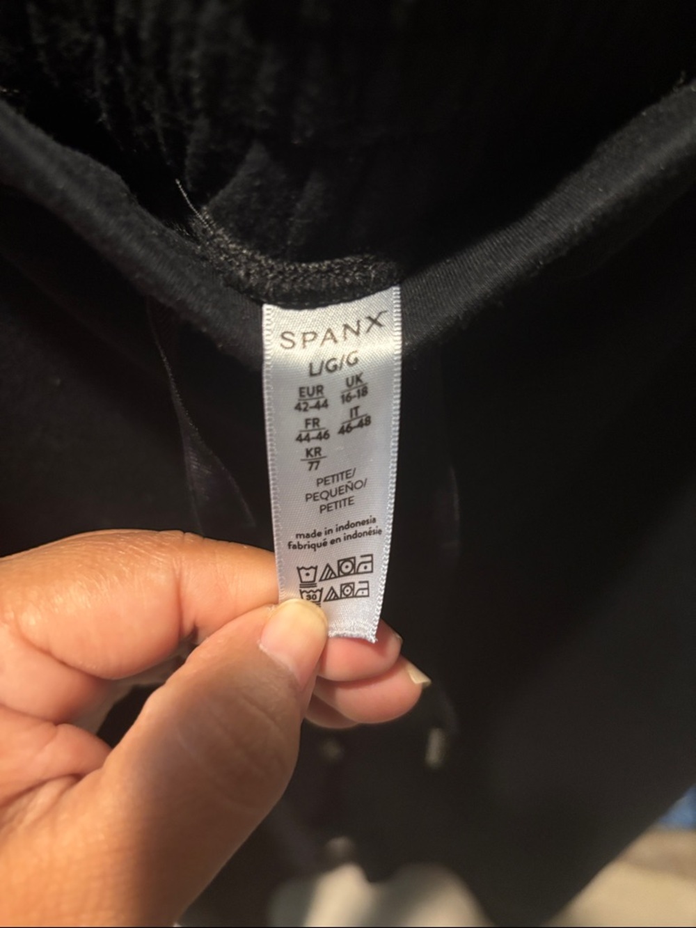 SPANX Set Sweatshirt and Black Wide-Leg Pull-On Trousers - Picture 4 of 6